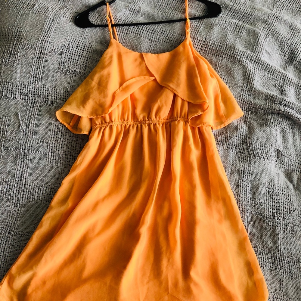🔴 Orange dress
